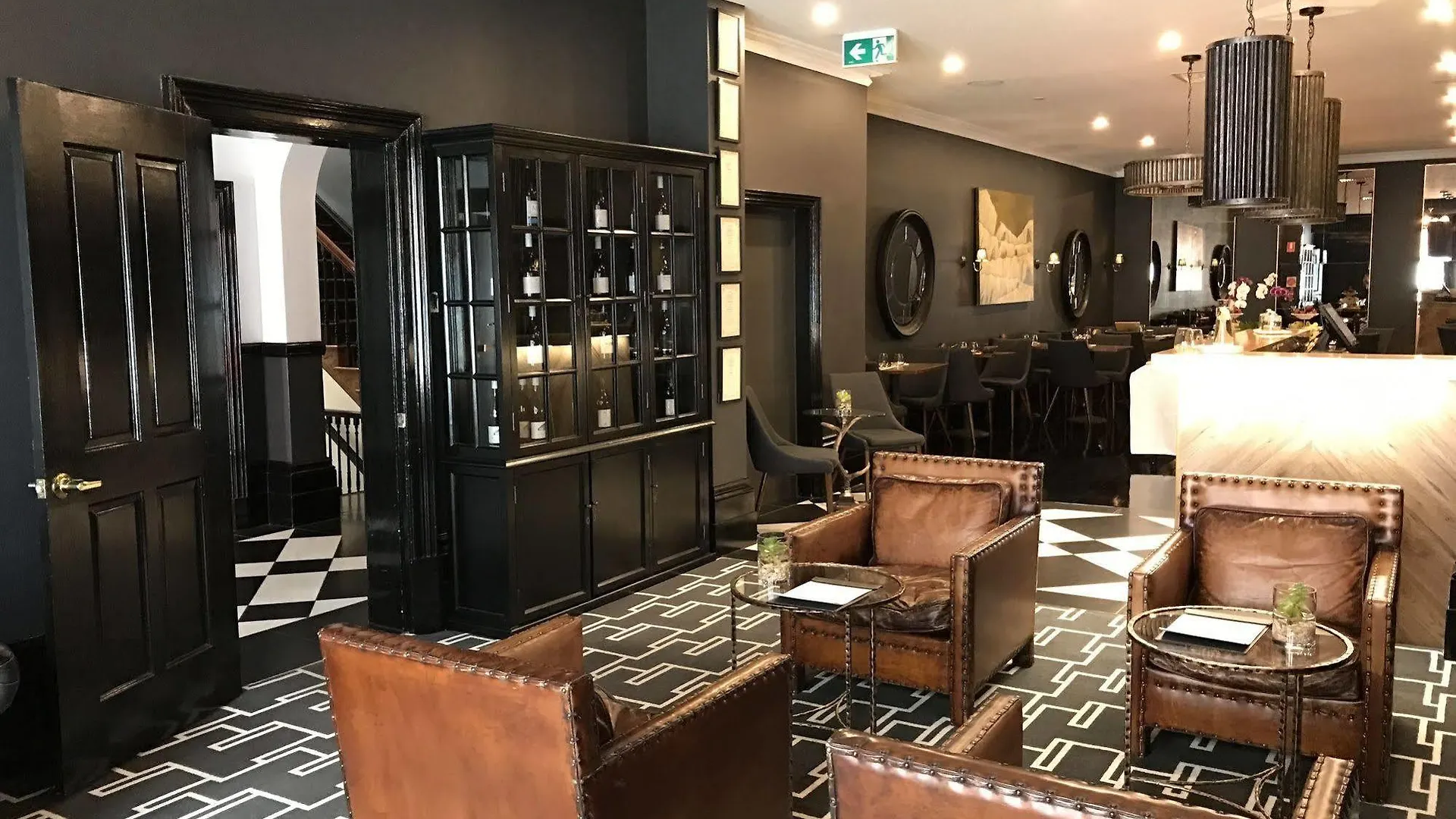 ****  Macquarie Manor Hotel Hobart Australia